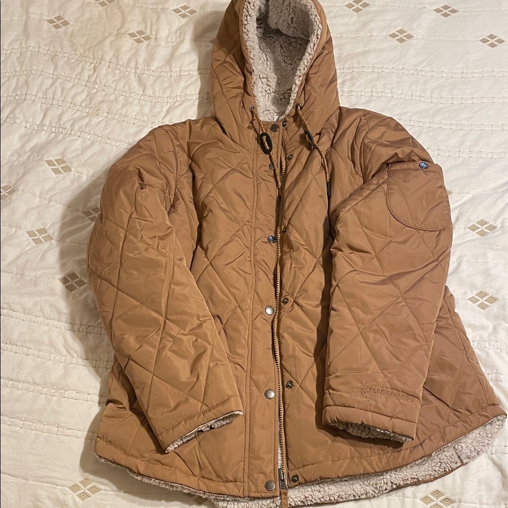 Women's Quilted Hooded Jacket - Tan